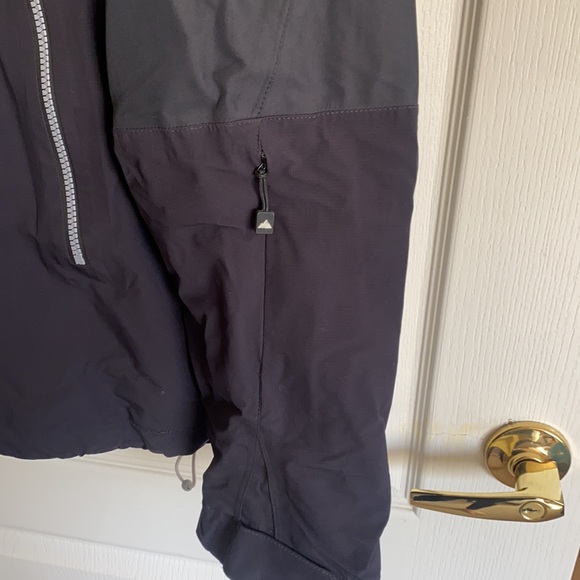 Black strafe ski jacket Jackets & Coats